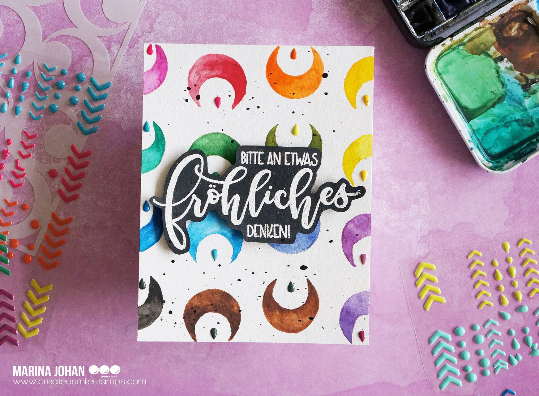 Stencil: Retro Wallpaper